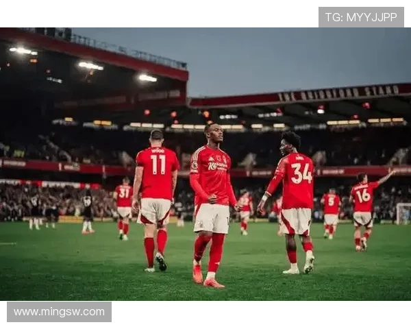 西汉姆联迎生死日保级对手对决